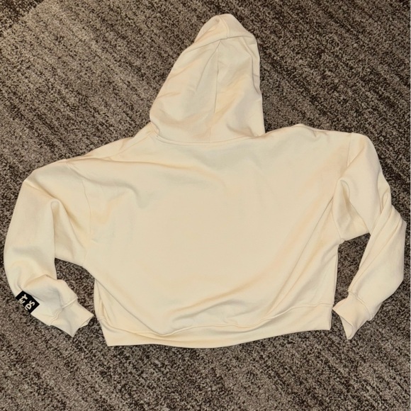 DISNEY MICKEY & FRIENDS CROPPED HOODIE XL CREAM NWOT  DISNEYLAND JUNIORS - Picture 5 of 6